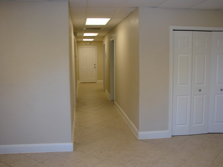 9041 Wingtip Dr, Houston, TX à louer - Autre – Image 2 sur 5