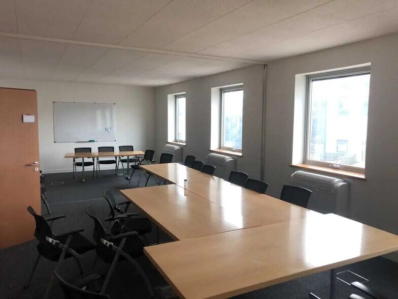 21 Rue Des Bretons, Saint-Denis à louer - Photo de l’immeuble – Image 3 sur 17