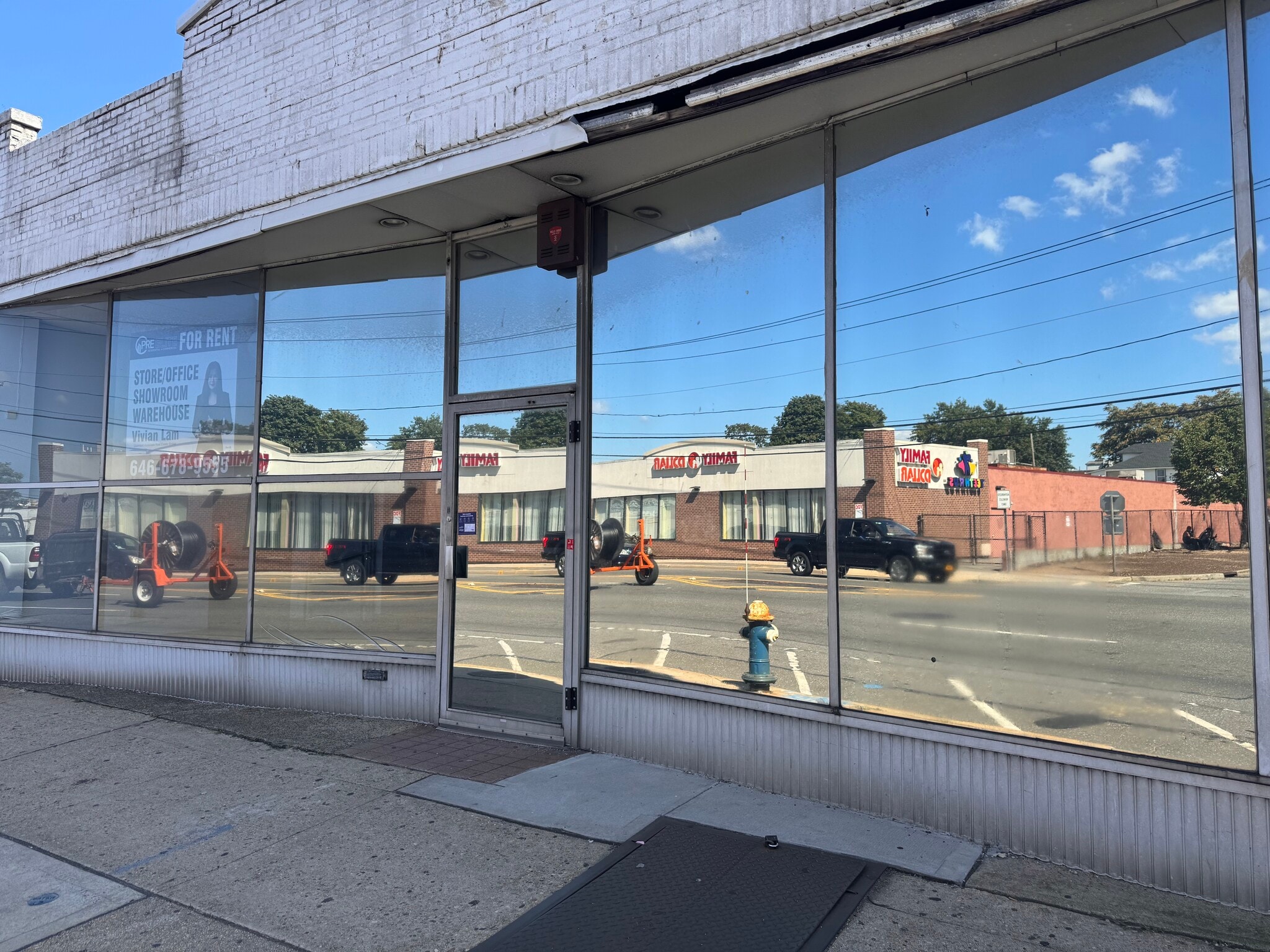 210-218 Front St, Hempstead, NY à louer Photo intérieure– Image 1 sur 3