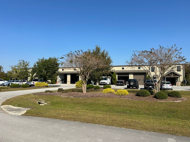 310 Greenfield Dr, Newport, NC à vendre - Photo de l’immeuble – Image 2 sur 35