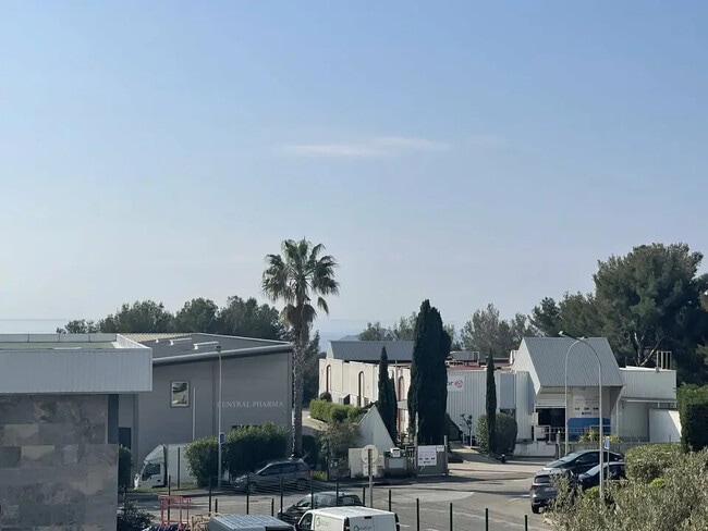 Plus de détails pour Bureau à louer