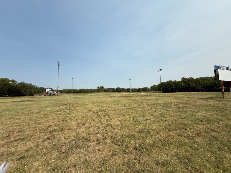110 W Otis Ave, Salina, KS à vendre - Photo de l’immeuble – Image 2 sur 8