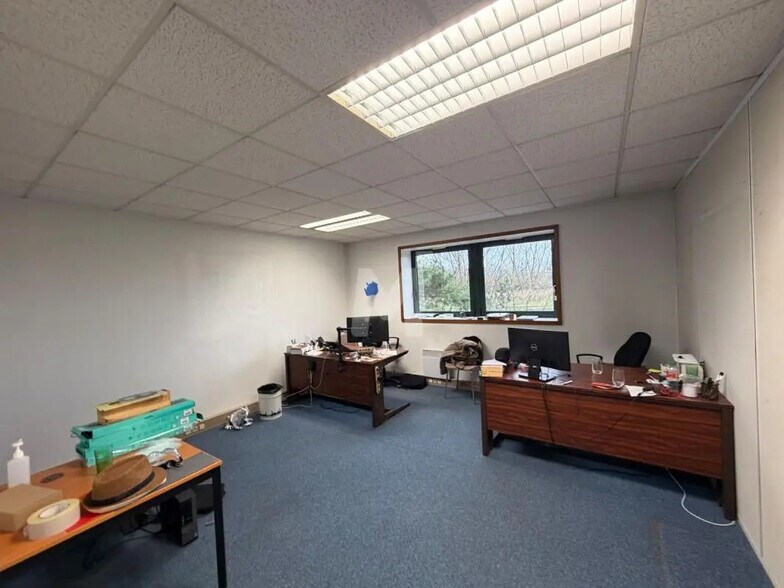 Bureau dans Évry-Courcouronnes à vendre - Photo intérieure – Image 3 sur 10