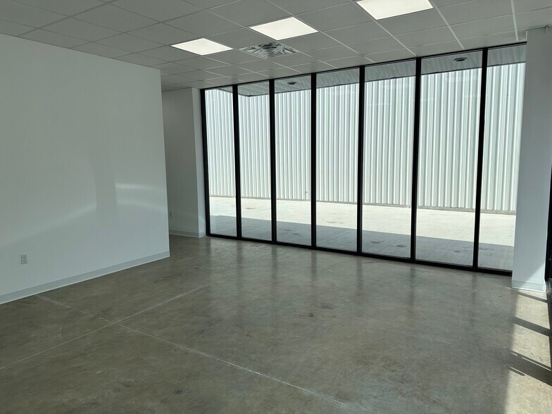 18901 Ashley Rd, Houston, TX à louer - Photo de l’immeuble – Image 2 sur 21