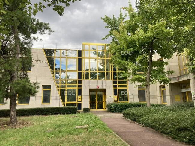 Plus de détails pour Bureau à louer