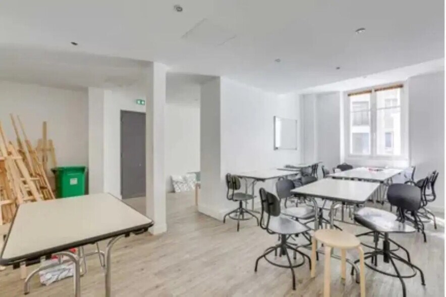 Bureau dans Paris à louer - Photo de l’immeuble – Image 2 sur 8