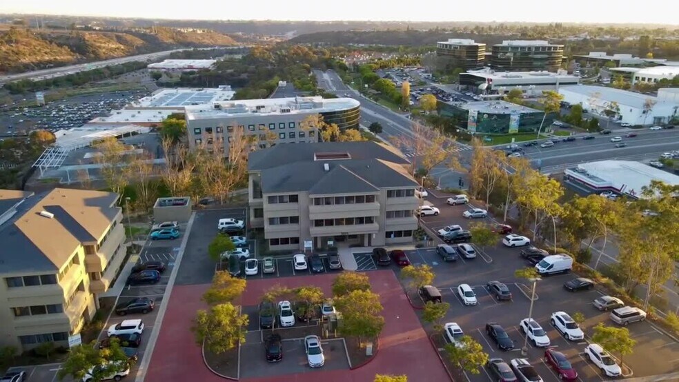 3665 Ruffin Rd, San Diego, CA à louer - Vidéo sur l’annonce professionnelle – Image 2 sur 13