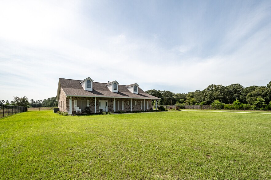 15953 1st St, Splendora, TX à vendre - Photo de l’immeuble – Image 2 sur 23