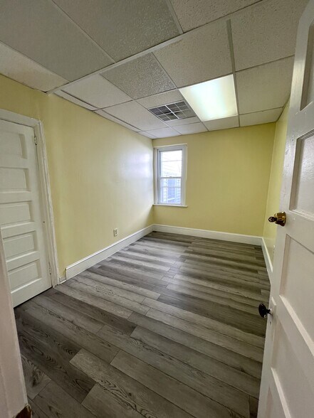 102 E State St, Kennett Square, PA à louer - Photo de l’immeuble – Image 3 sur 3