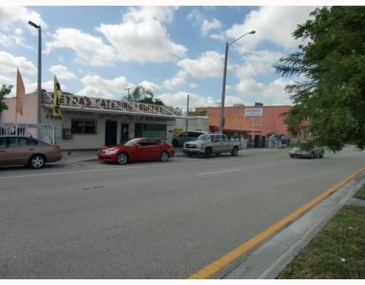 450 E 25th St, Hialeah, FL à vendre - Photo de l’immeuble – Image 3 sur 7