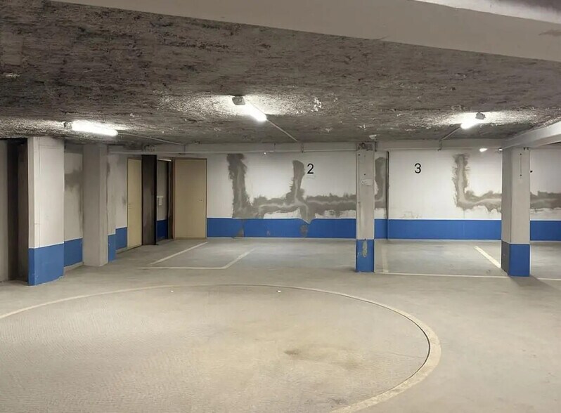 Industriel/Logistique dans Paris à louer - Photo de l’immeuble – Image 1 sur 6