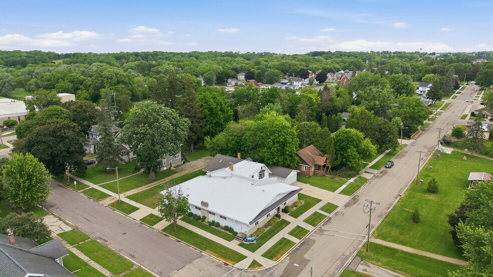 181 S Main St, Markesan, WI à vendre - Photo de l’immeuble – Image 3 sur 69