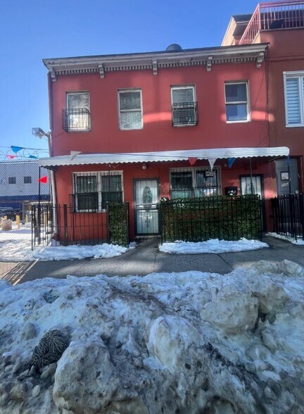 728 7 726 Myrtle Ave Available for Sale portefeuille de 2 biens à vendre sur LoopNet.fr - Photo principale – Image 1 sur 2