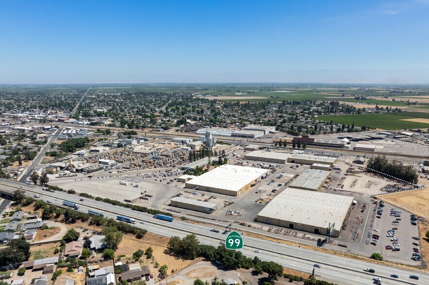 Selma Business Park portefeuille de 8 biens à vendre sur LoopNet.fr - Photo de l’immeuble – Image 1 sur 8