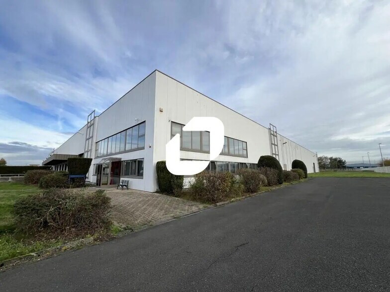 Local d’activités dans Nieppe à louer - Photo de l’immeuble – Image 1 sur 13