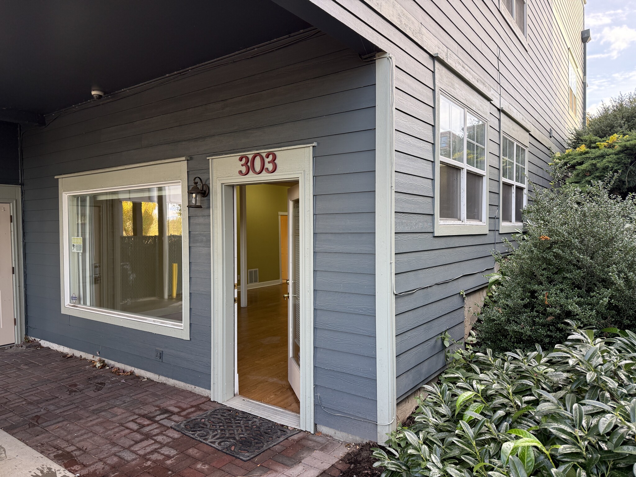 303 E Columbia River Hwy, Troutdale, OR à louer Photo de l’immeuble– Image 1 sur 6