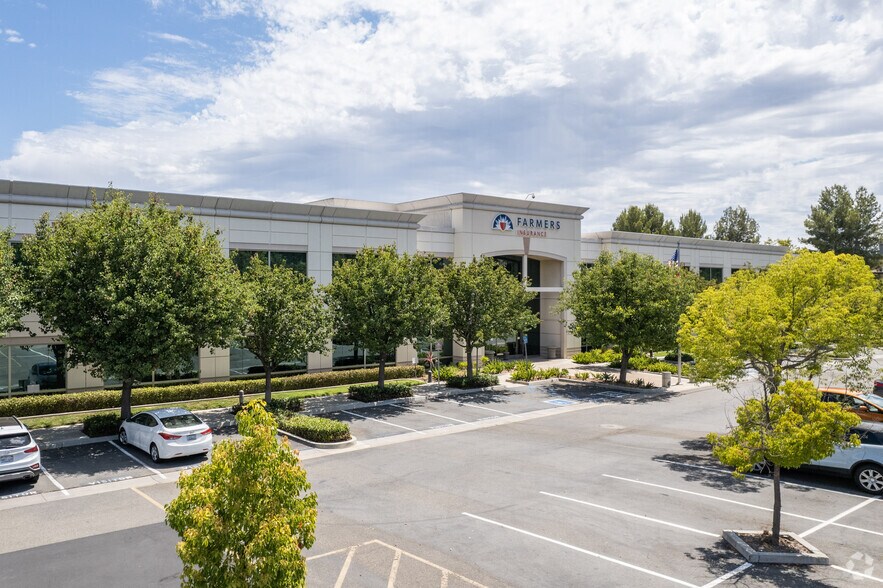 31051 Agoura Rd, Westlake Village, CA à louer - Photo de l’immeuble – Image 2 sur 4