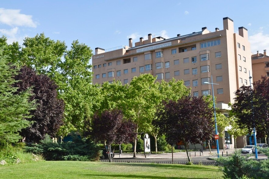 Bureau dans Alcorcón, Madrid à louer - Photo de l’immeuble – Image 1 sur 1