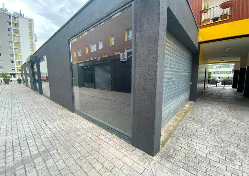 Local commercial dans Brétigny-sur-Orge à louer - Photo de l’immeuble – Image 1 sur 4