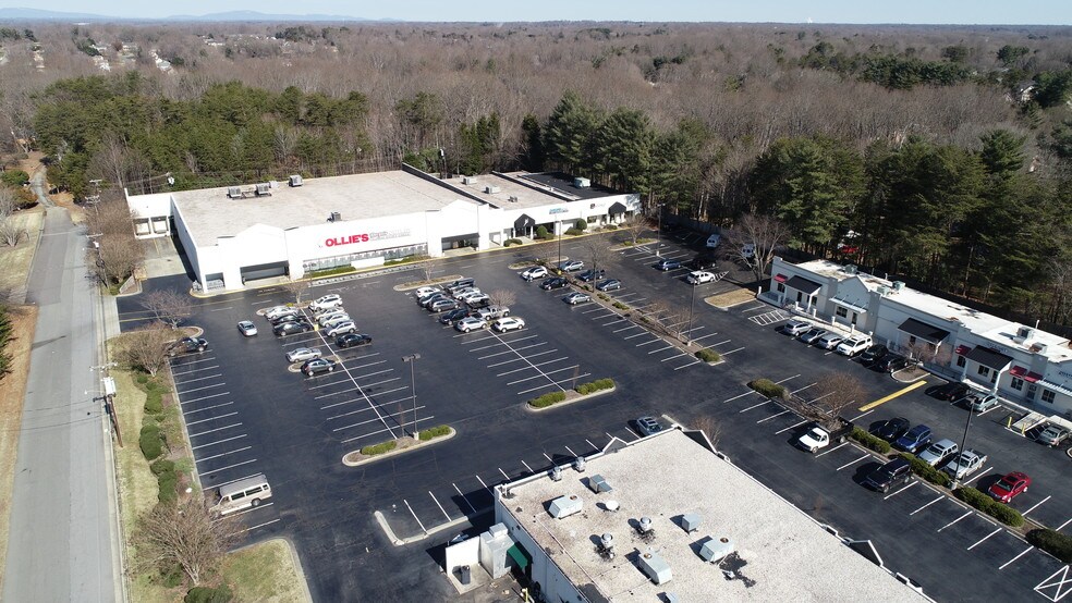 5059 Country Club Rd, Winston-Salem, NC à louer - Aérien – Image 3 sur 10