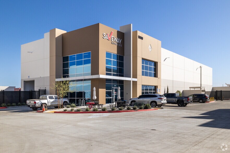 Old 215 Frontage Rd & Alessandro Blvd, Moreno Valley, CA à louer - Photo de l’immeuble – Image 2 sur 33