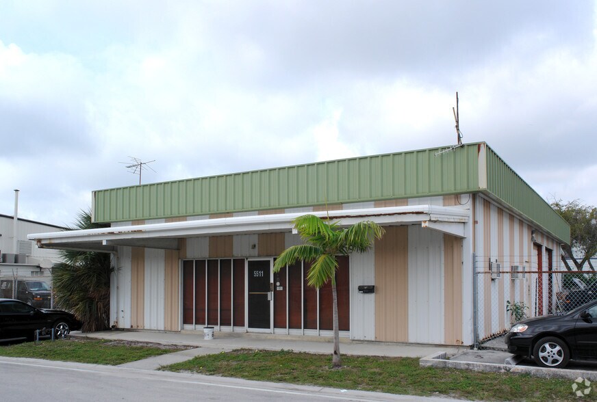 5511 NW 22nd Ave, Fort Lauderdale, FL à louer - Photo de l’immeuble – Image 2 sur 10