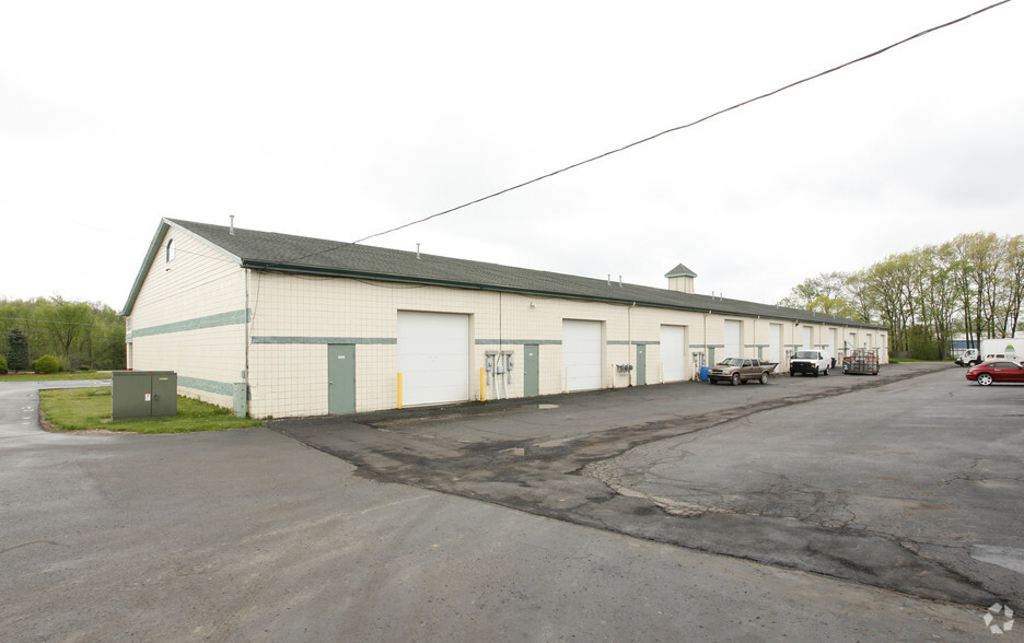 11230 Lemen Industrial Dr, Whitmore Lake, MI à louer - Photo de l’immeuble – Image 2 sur 2