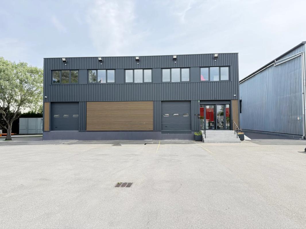 Industriel/Logistique dans Chelles à vendre Photo de l’immeuble– Image 1 sur 17