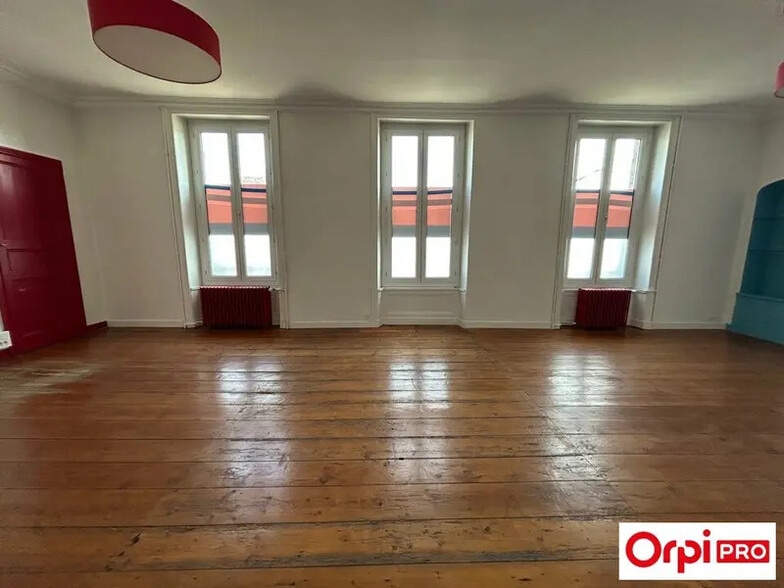 Bureau dans Saint-Brieuc à vendre - Photo de l’immeuble – Image 2 sur 7