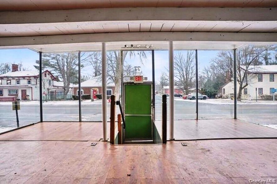 77 Sullivan St, Wurtsboro, NY à vendre - Photo de l’immeuble – Image 2 sur 24