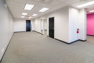 4415 W Harrison St, Hillside, IL à louer Photo de l’immeuble– Image 2 sur 8