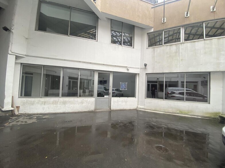 Industriel/Logistique dans Courbevoie à vendre - Photo de l’immeuble – Image 1 sur 7