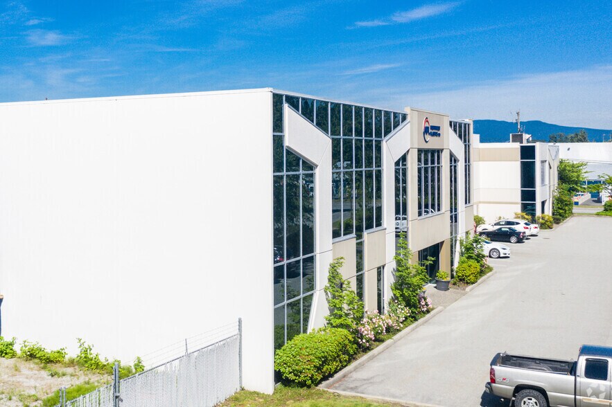 1605 Industrial Ave, Port Coquitlam, BC à louer - Photo de l’immeuble – Image 3 sur 3