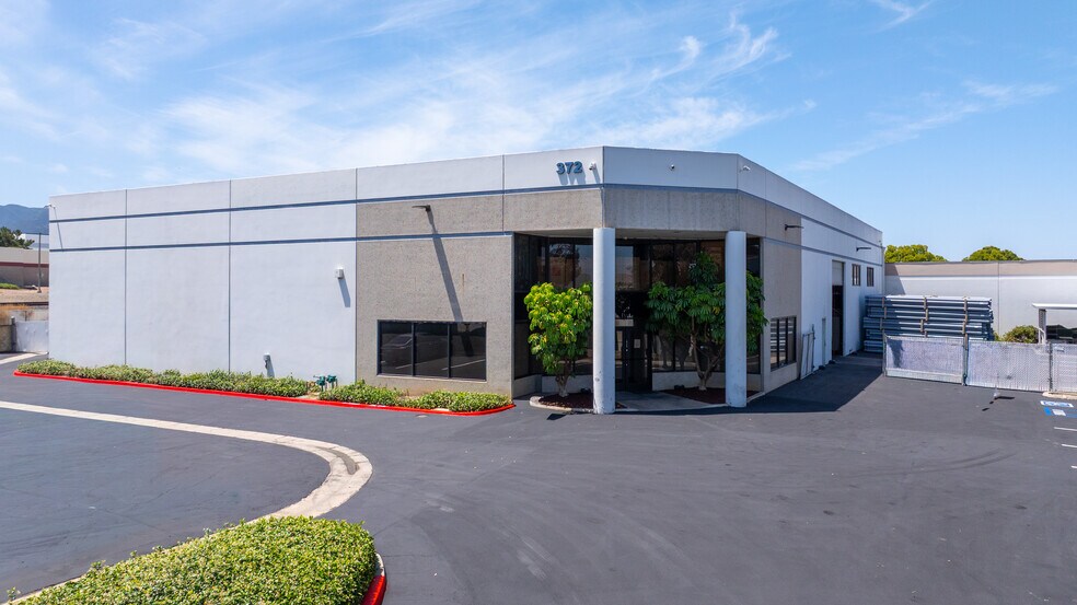 372 N Smith St, Corona, CA à vendre - Photo de l’immeuble – Image 1 sur 4