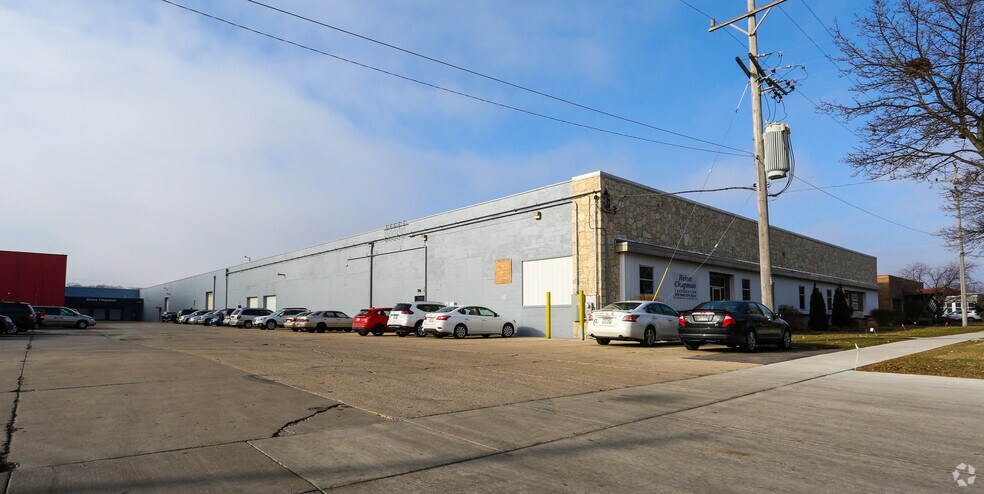 5425-5435 N 27th St, Milwaukee, WI à vendre - Photo de l’immeuble – Image 2 sur 19