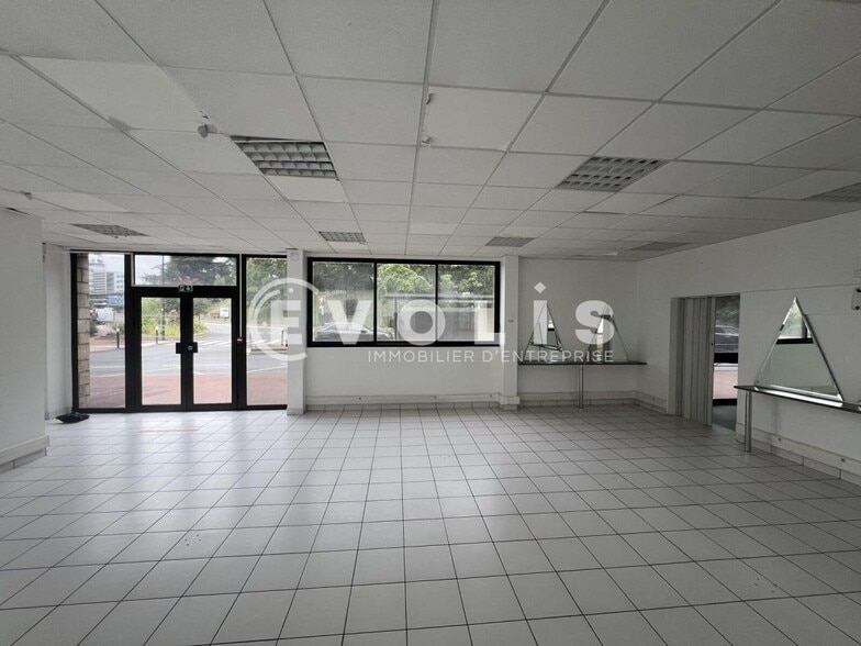 Bureau dans Joinville-le-Pont à louer - Photo intérieure – Image 2 sur 10