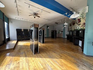 Plus de détails pour 2001-2003 N Point St, Chicago, IL - Local commercial à louer
