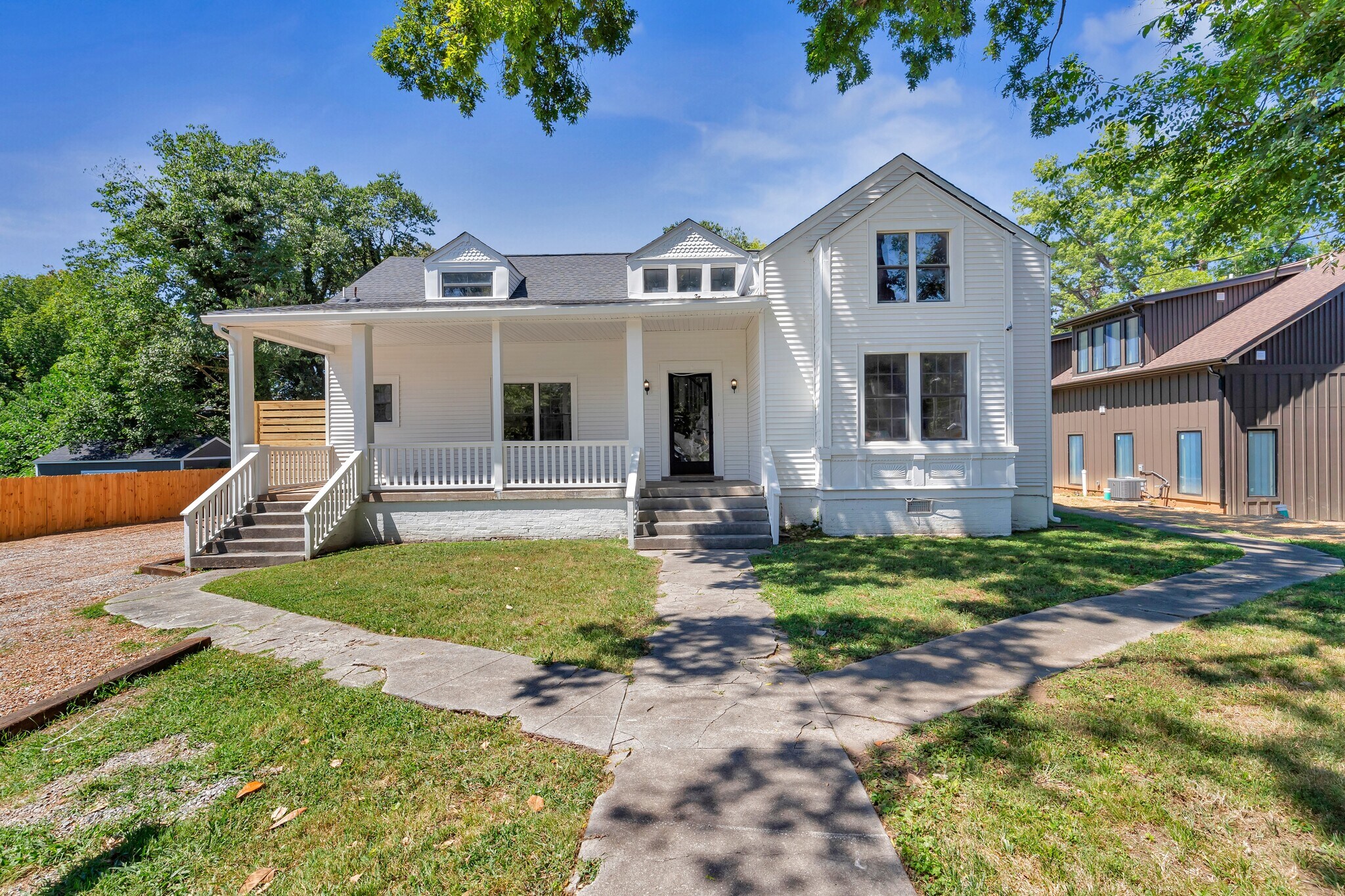 928 Mcferrin Ave, Nashville, TN à louer Photo de l’immeuble– Image 1 sur 11