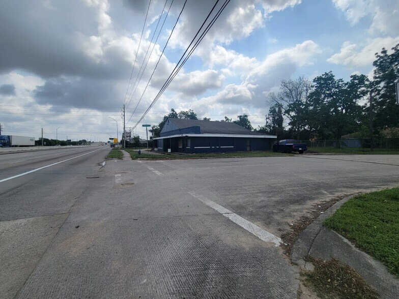 14201 Main St, Houston, TX à louer - Photo de l’immeuble – Image 3 sur 17