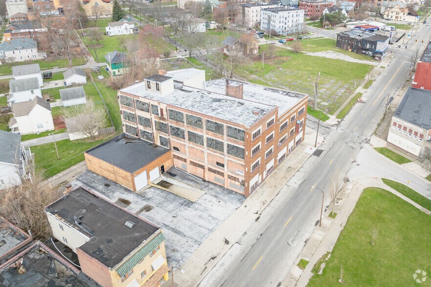 2119 Ashland Ave, Toledo, OH à louer - Aérien – Image 2 sur 7