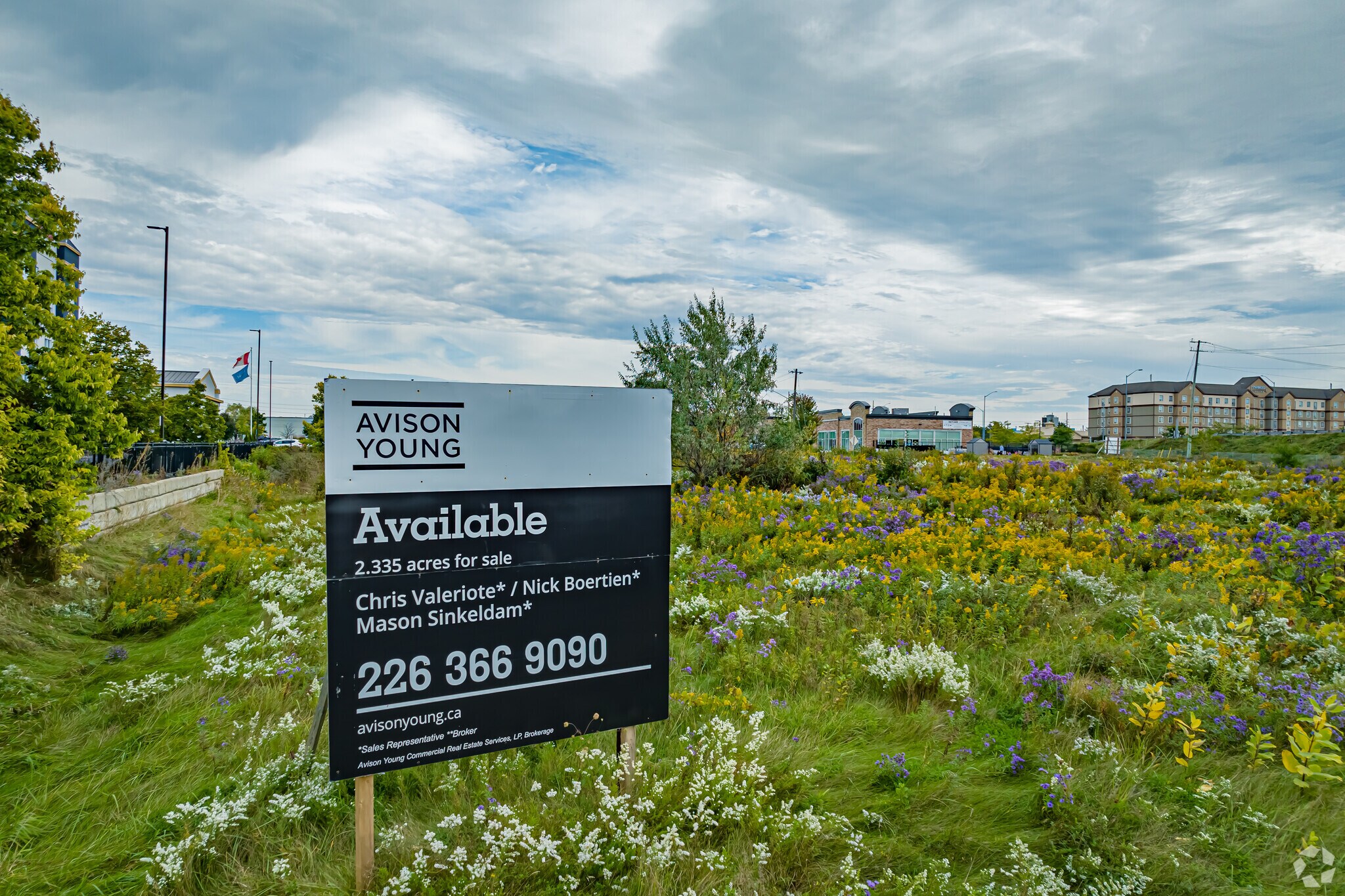 40-50 Cowan Pl, Guelph, ON à louer Photo principale– Image 1 sur 6