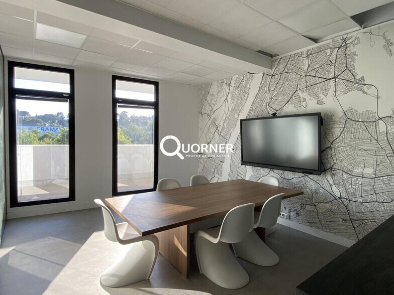 Bureau dans Frejus à vendre - Photo de l’immeuble – Image 3 sur 6