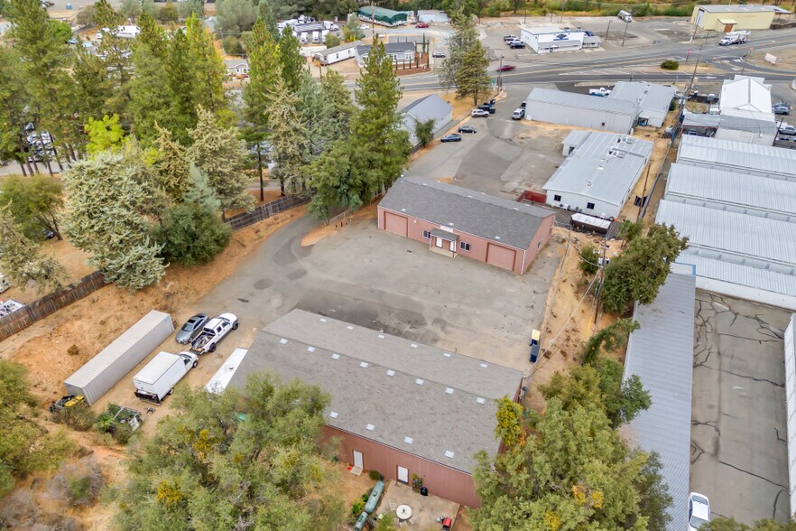 El Dorado Industrial Plaza portefeuille de 3 biens à vendre sur LoopNet.fr - Photo de l’immeuble – Image 3 sur 21