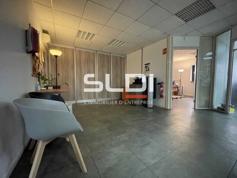 Bureau dans Genas à louer - Photo de l’immeuble – Image 3 sur 9