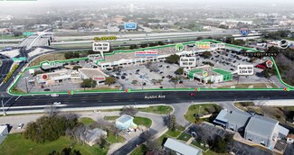 Plus de détails pour 900-930 N Austin Ave, Georgetown, TX - Bureau/Local commercial, Local commercial à louer