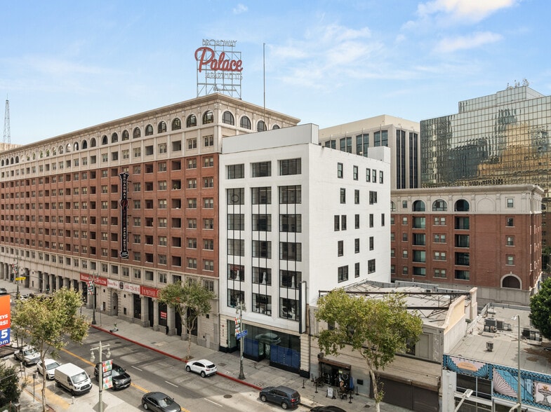 950 S Broadway, Los Angeles, CA à louer - Photo de l’immeuble – Image 1 sur 31