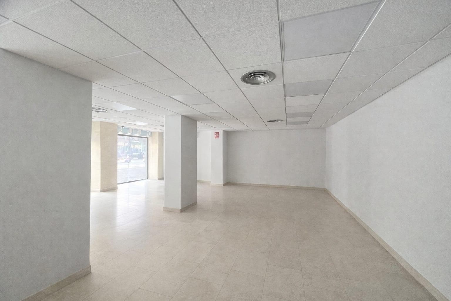 Bureaux/Local commercial dans Madrid, Madrid à louer Photo intérieure– Image 1 sur 5