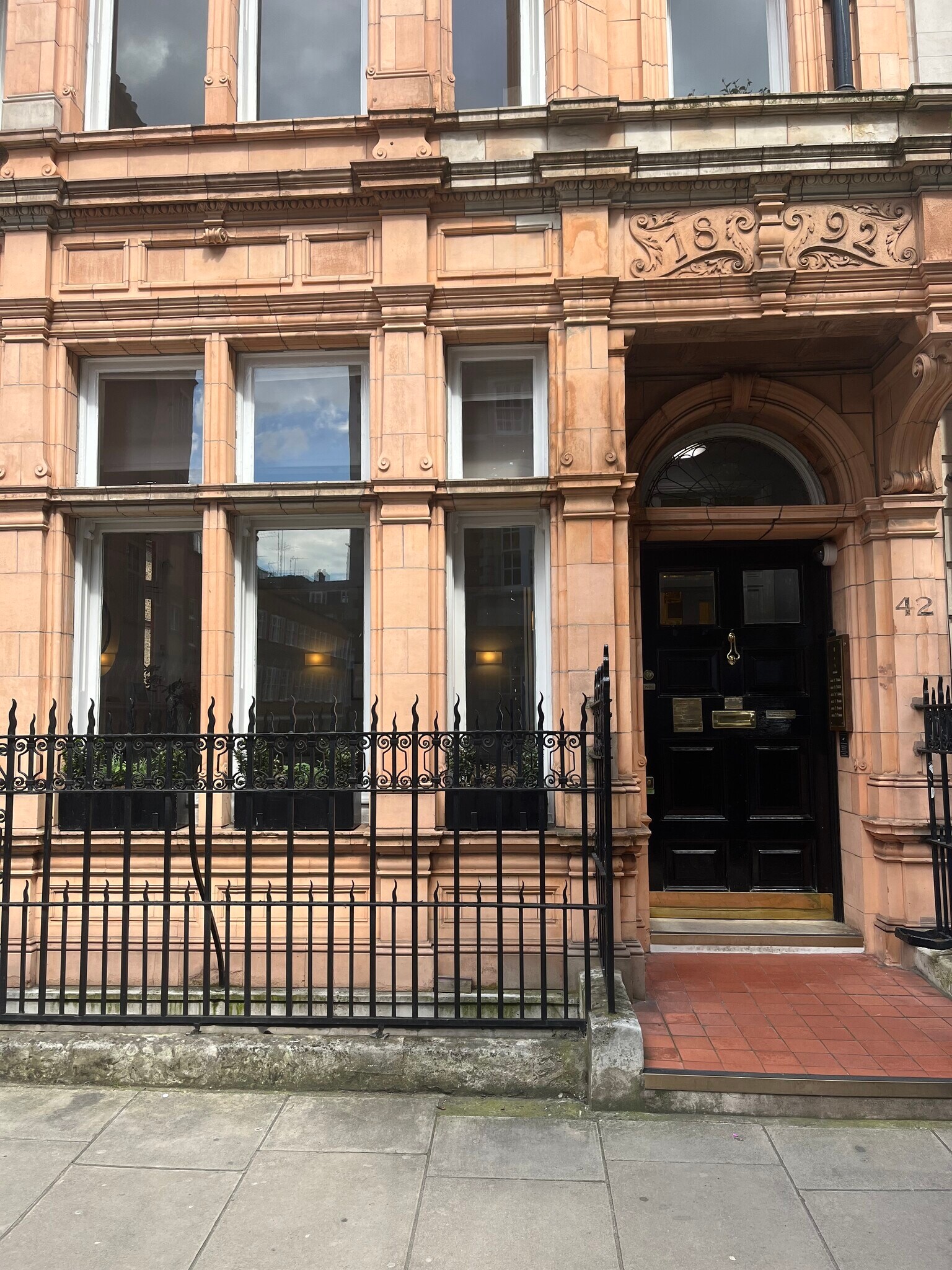 42 Harley St, Londres à louer Photo de l’immeuble– Image 1 sur 9