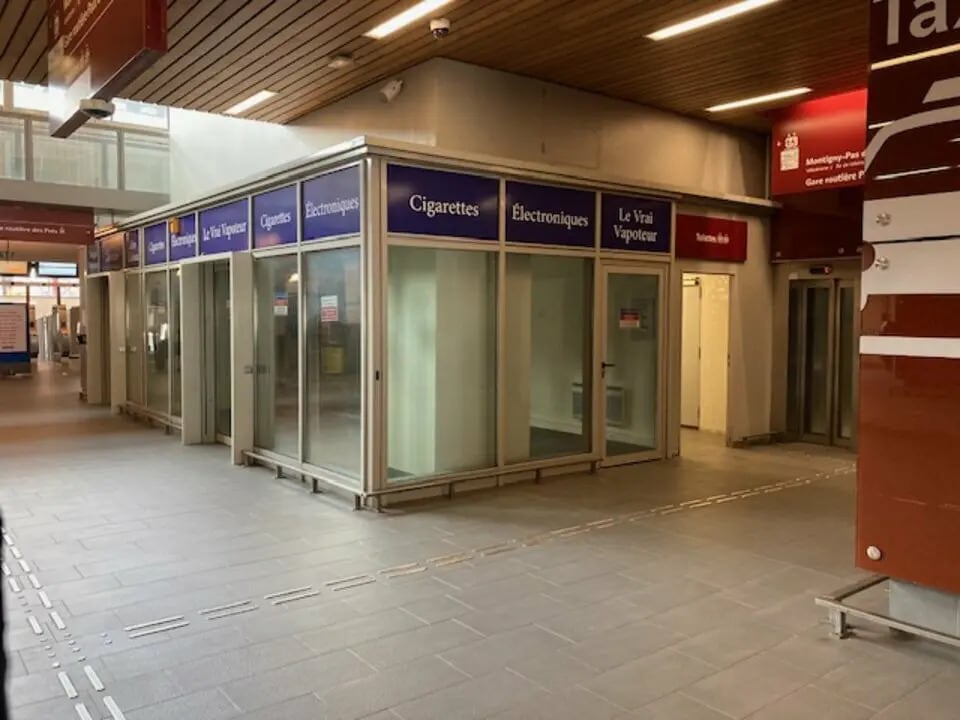 Local commercial dans Montigny-le-Bretonneux à louer Photo de l’immeuble– Image 1 sur 6