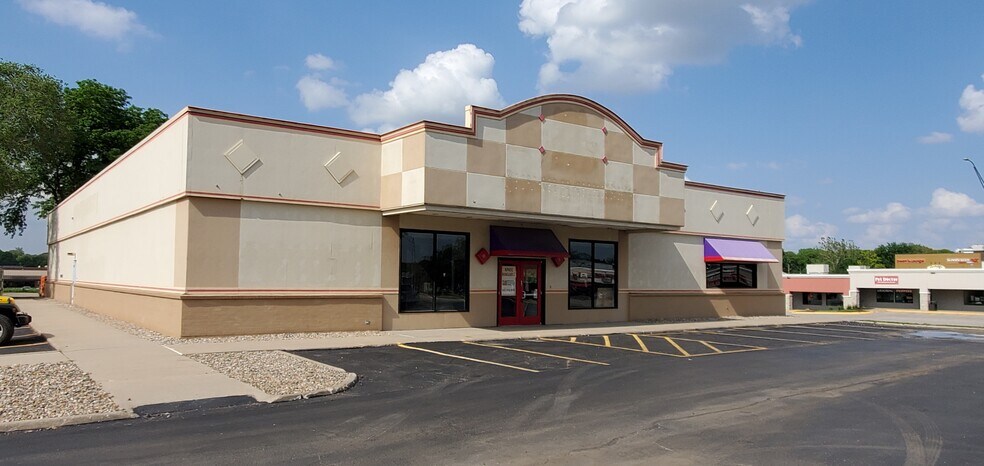 221 N 66th St, Lincoln, NE à vendre - Photo de l’immeuble – Image 3 sur 9